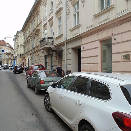 Apartment On Voloshyna 利沃夫 外观 照片