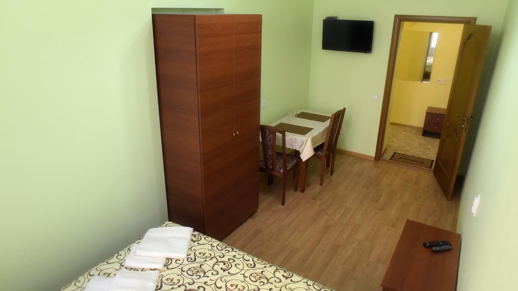 Apartment On Voloshyna 利沃夫 外观 照片