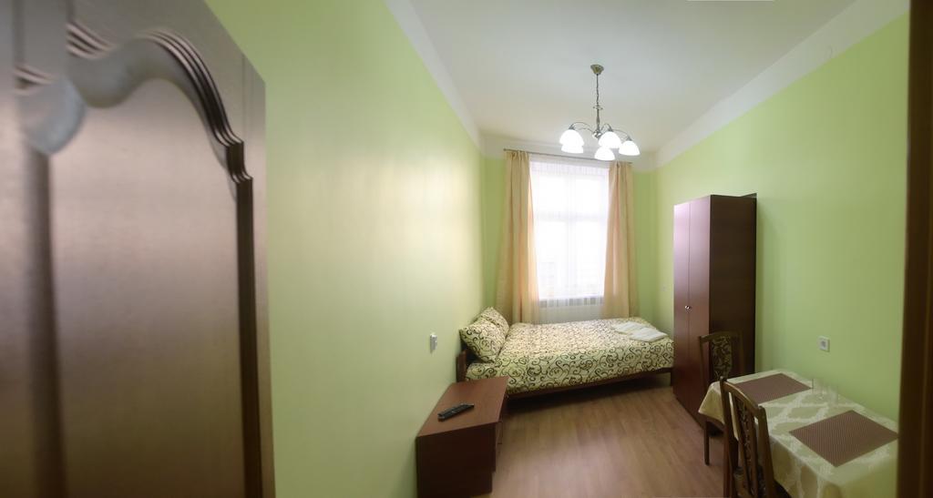 Apartment On Voloshyna 利沃夫 外观 照片