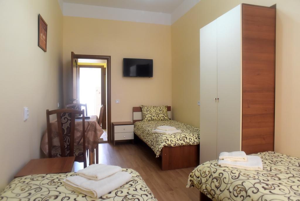 Apartment On Voloshyna 利沃夫 外观 照片
