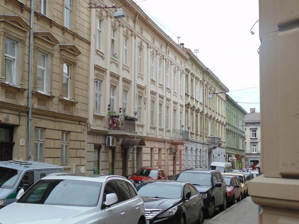 Apartment On Voloshyna 利沃夫 外观 照片